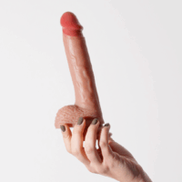 Inviktus - Vloeibare Silikon Dildo - 8 / 22 cm - Vleeskleur