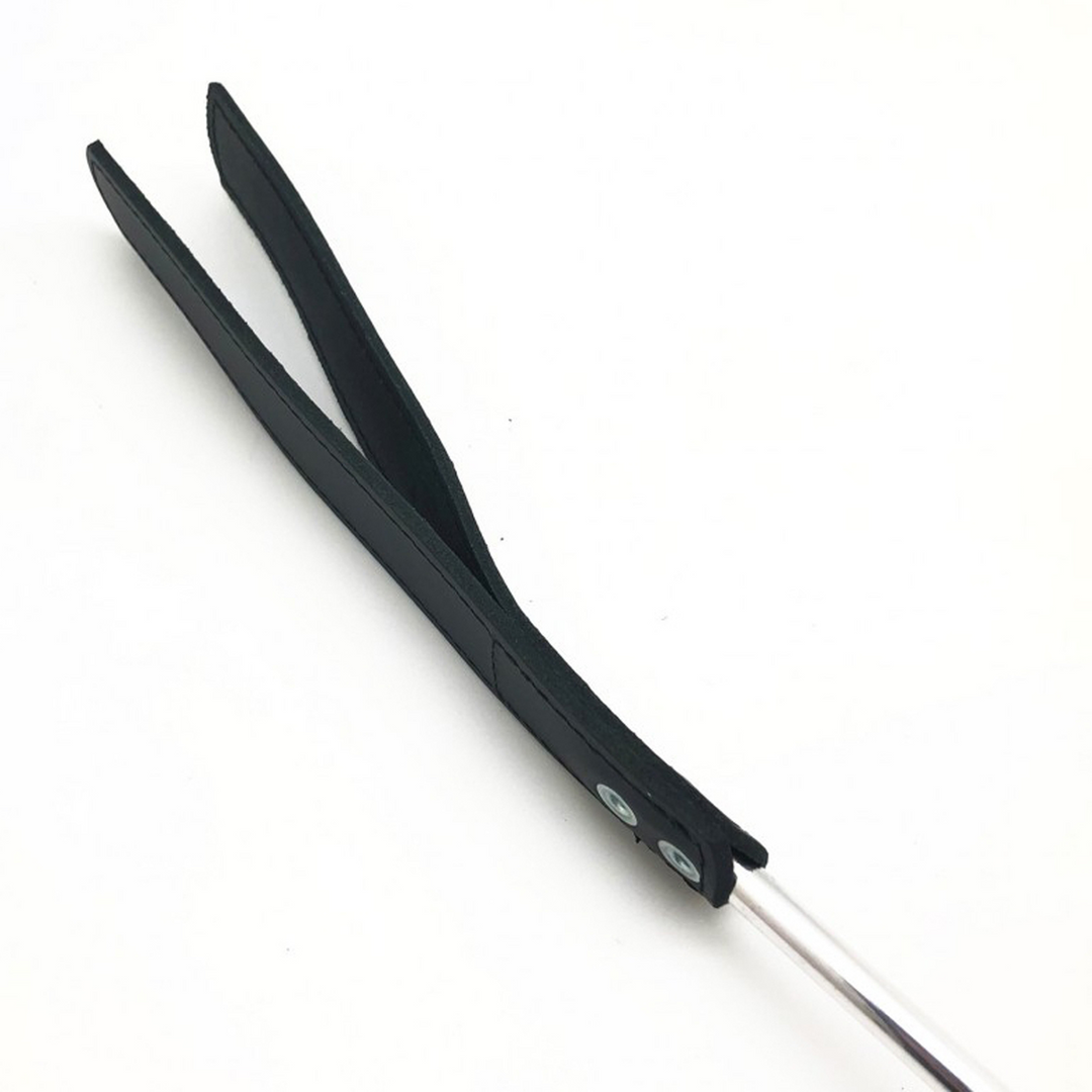 Whip - Metaal en Leer - 70,5 cm - Zwart/Zilver